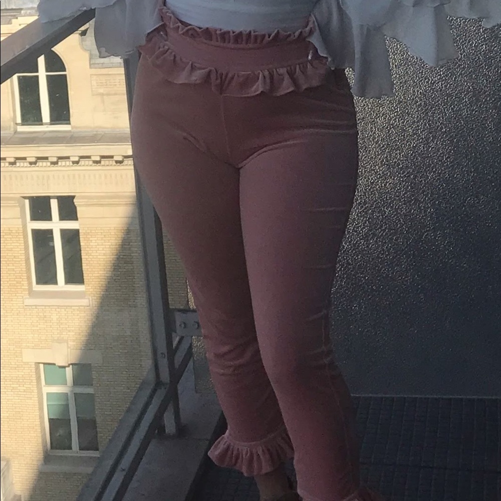 Ruffled pink pants